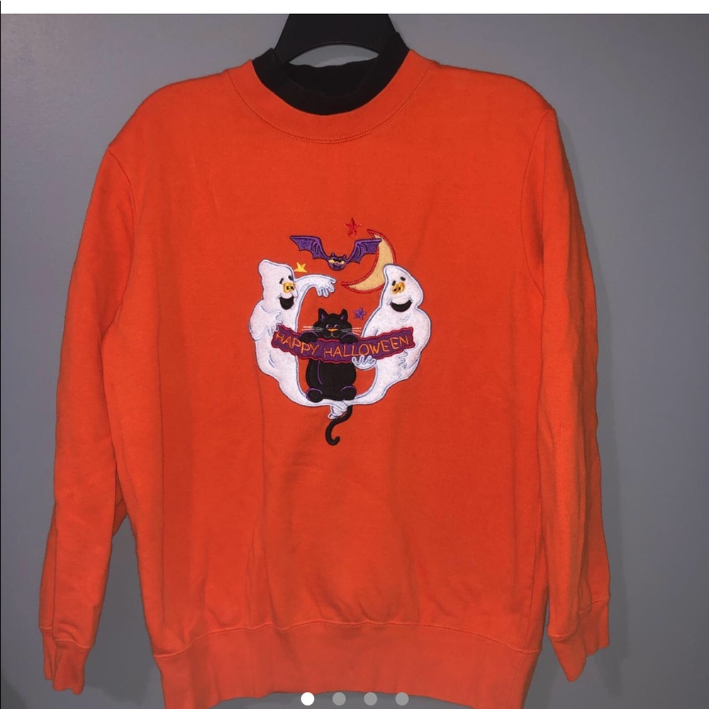 Crewneck sweatshirt